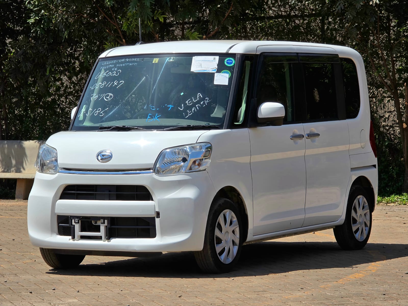 2017 Daihatsu Tanto