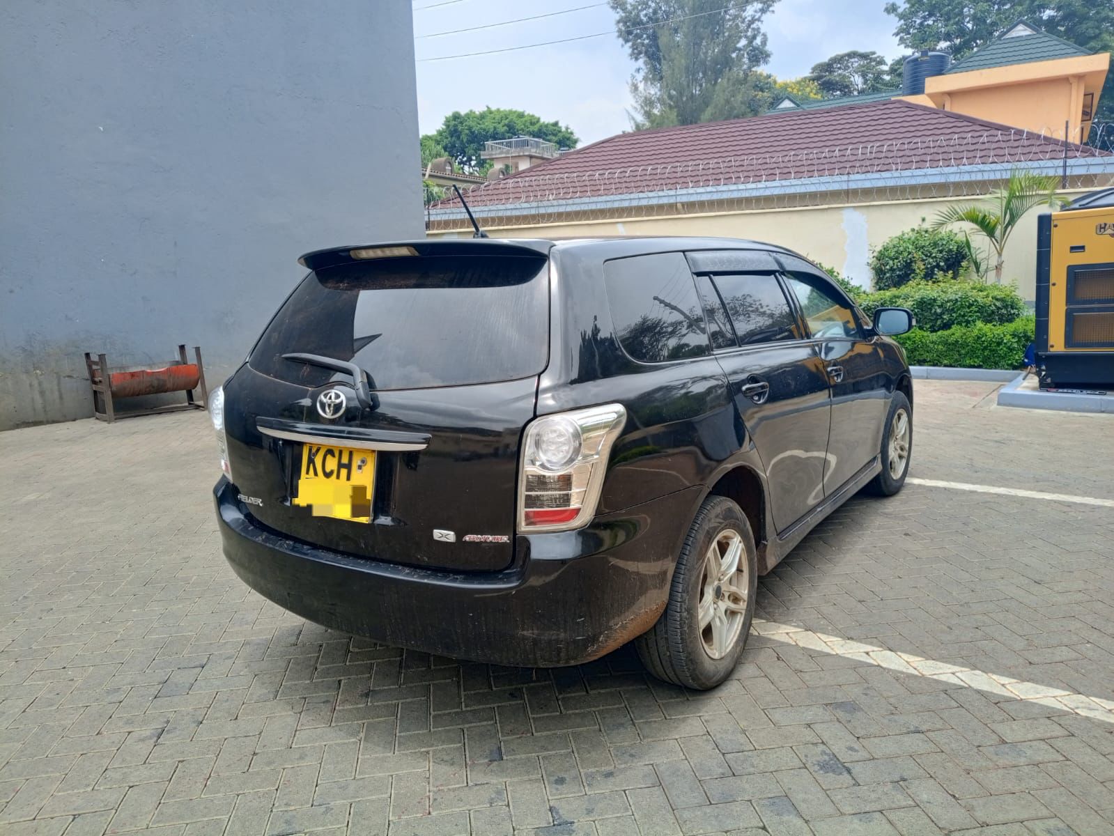 Toyota fielder