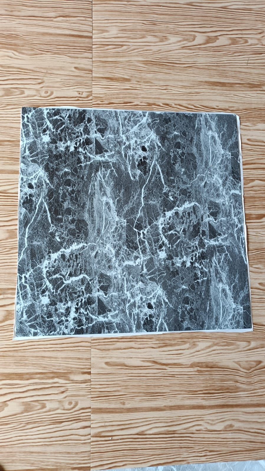 Peel&stick vinyl tiles