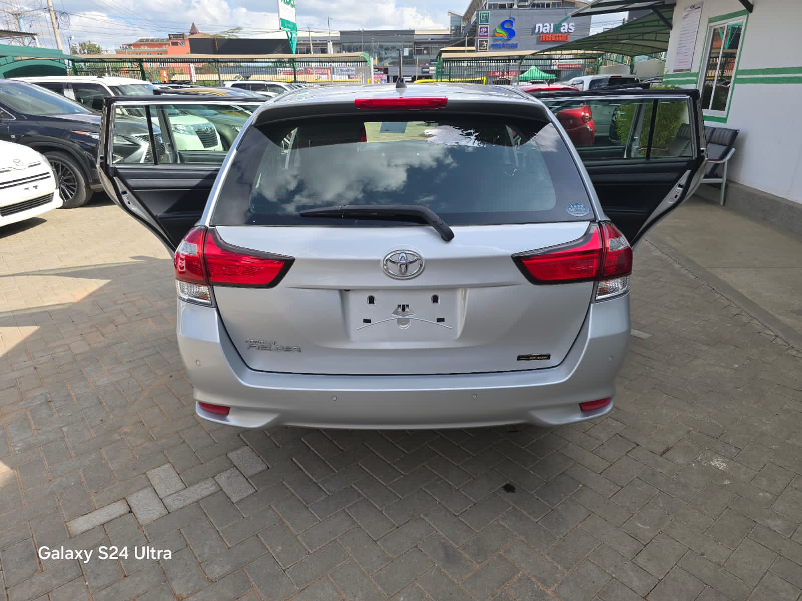 Toyota fielder 2018