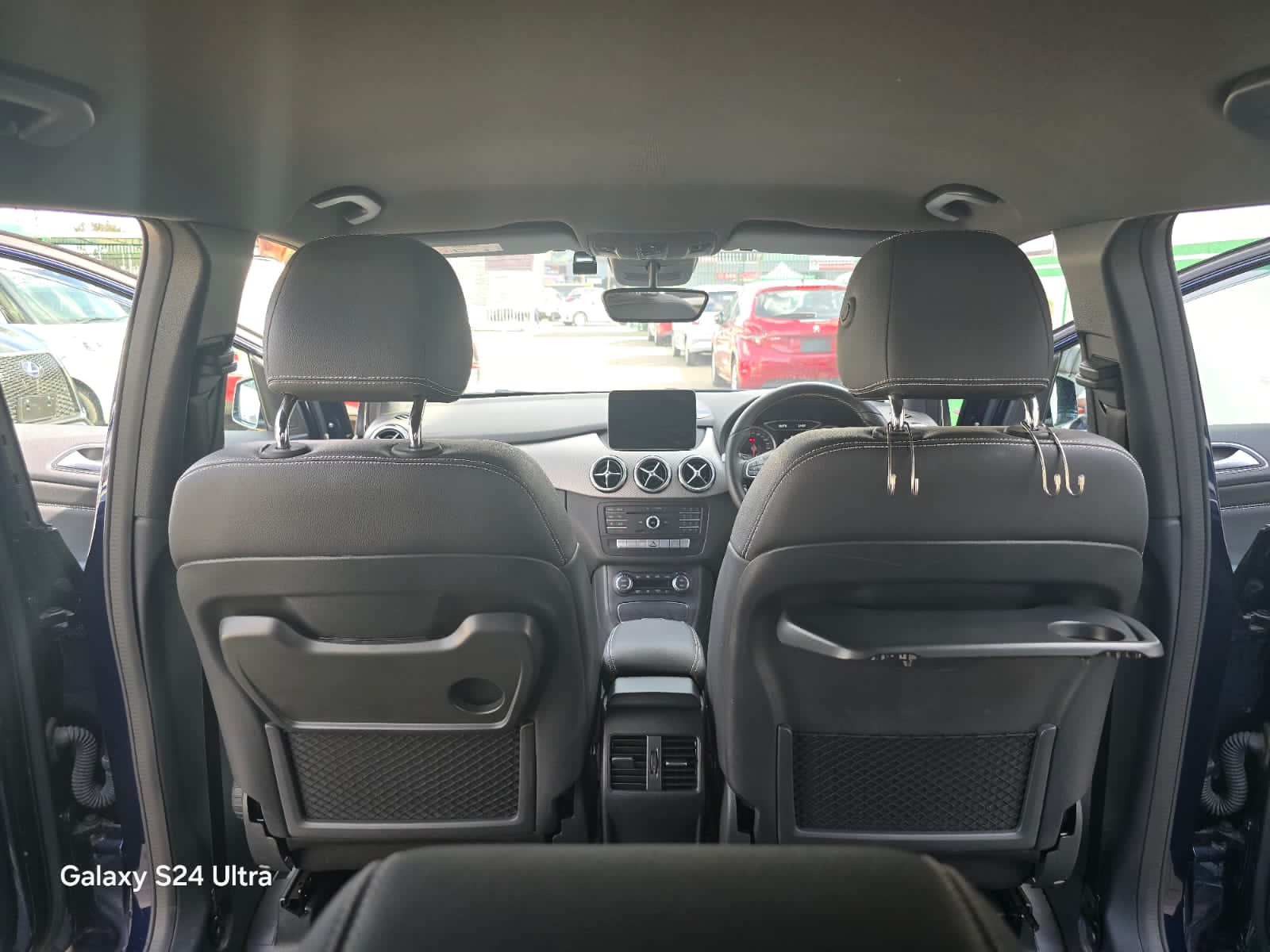 Mercedes Benz B180