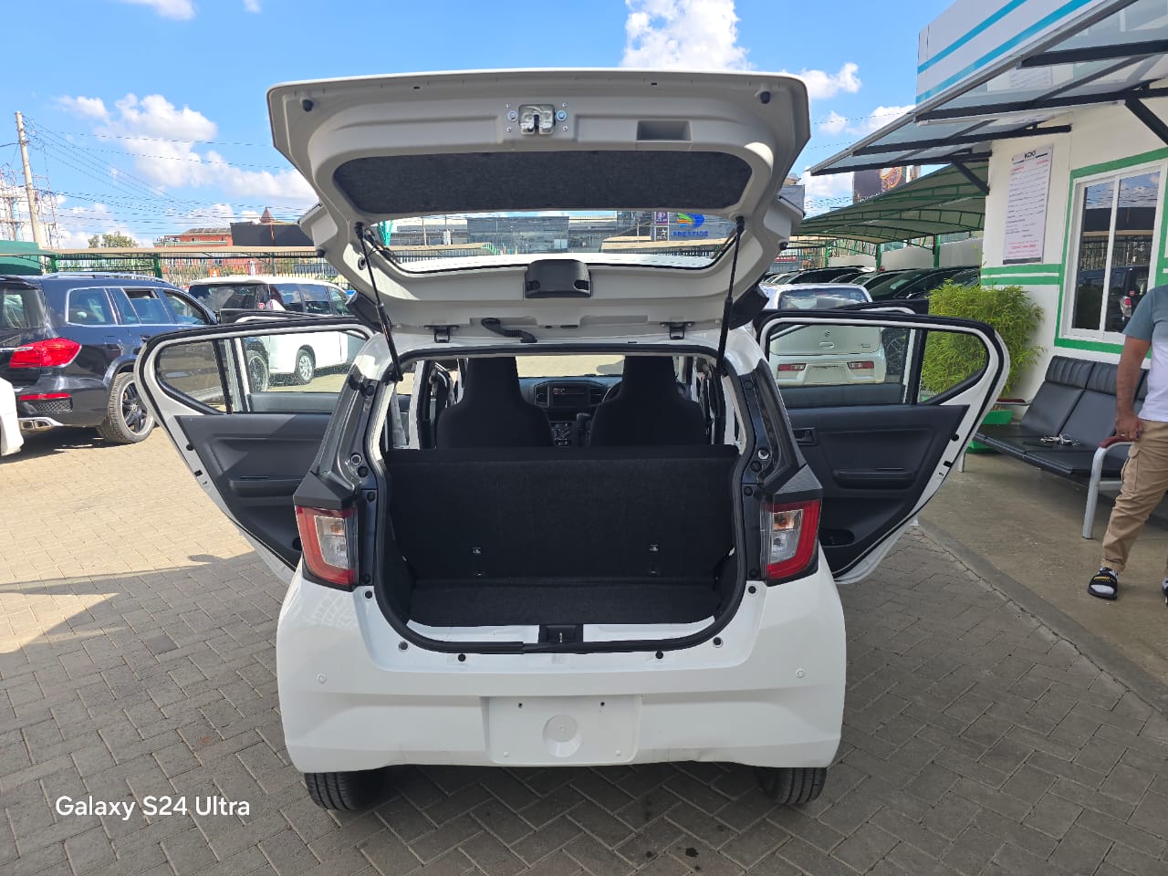Daihatsu Mira 2019