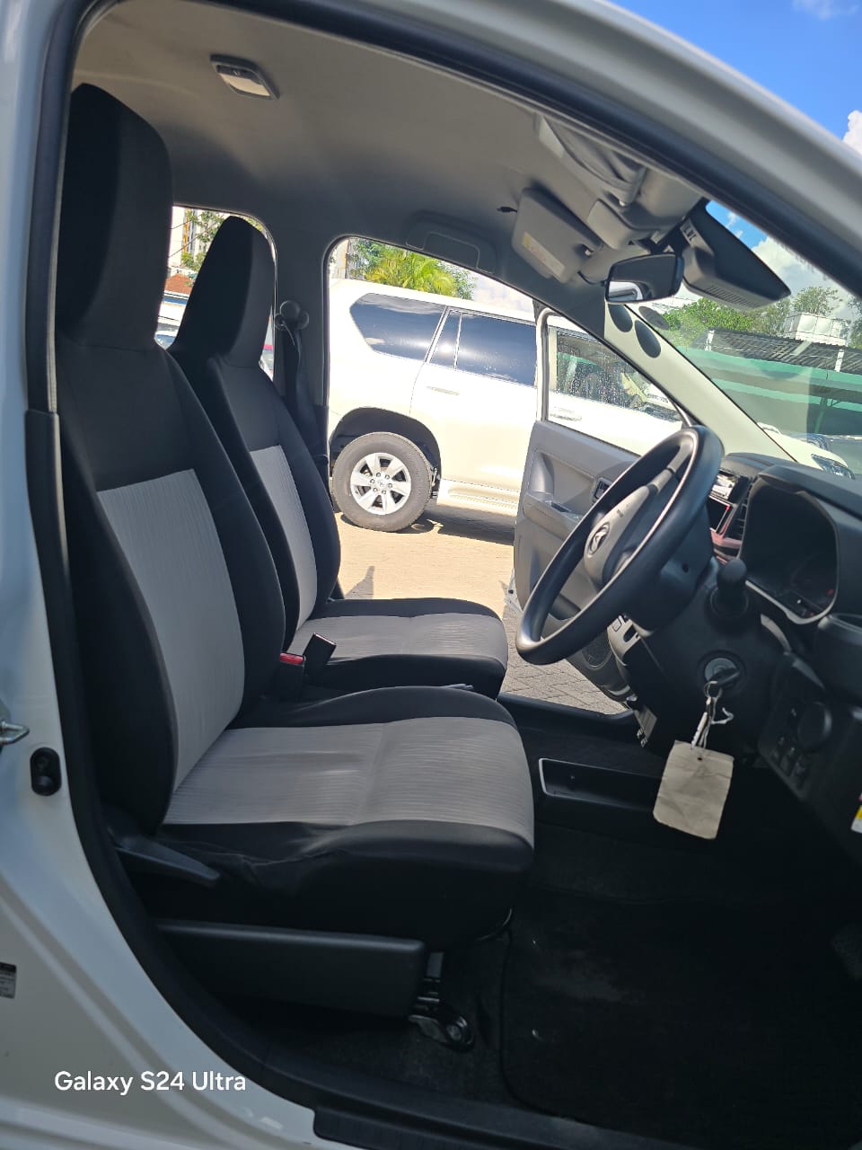Daihatsu Mira 2019