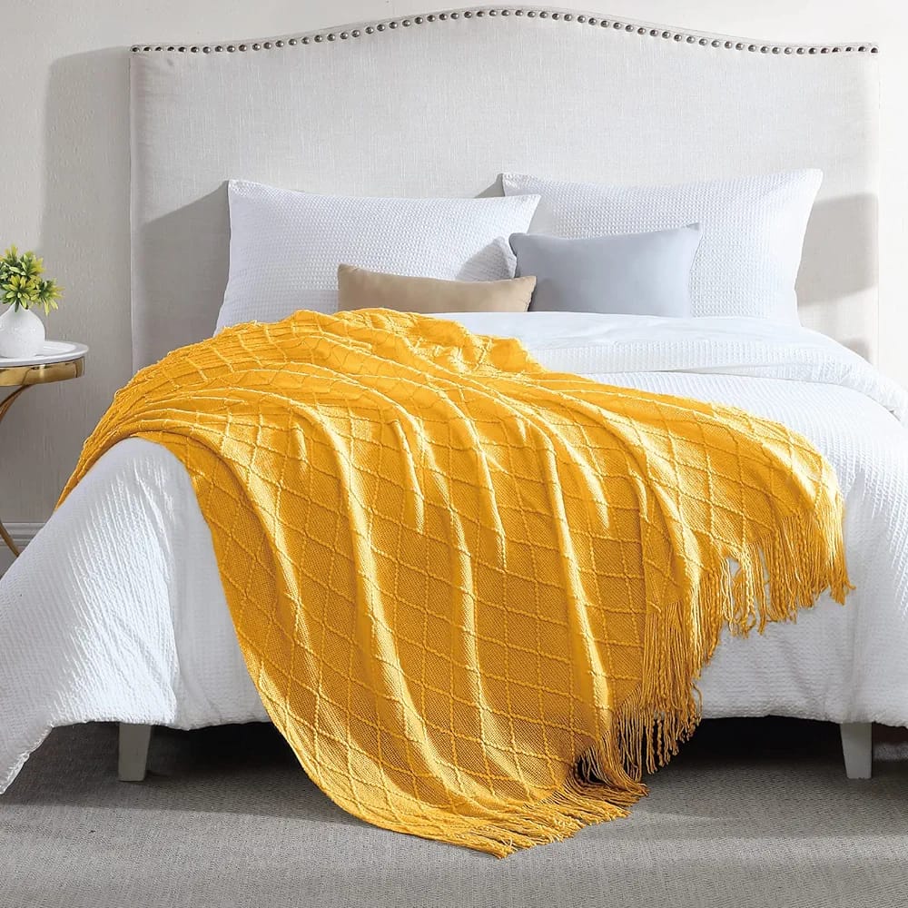 Throw blanket with tassel