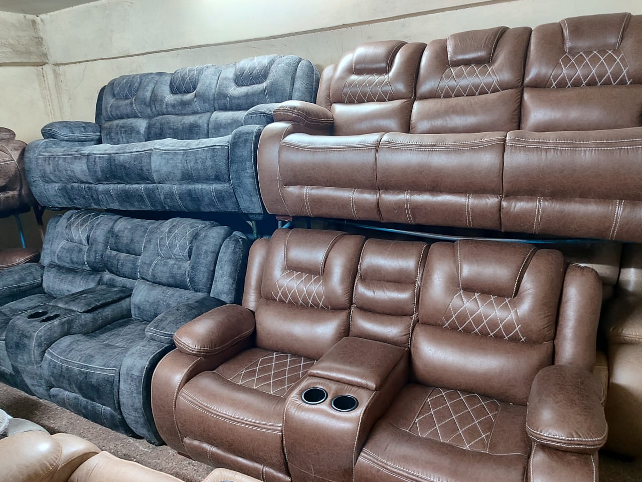Recliner sofas