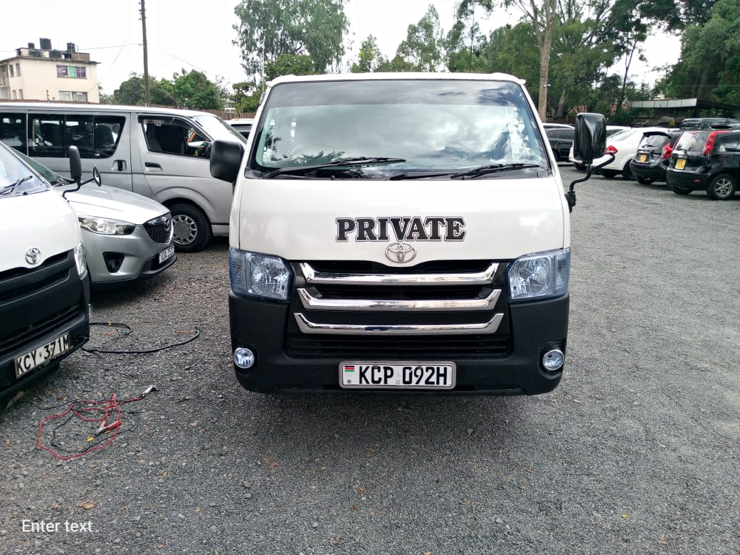 Toyota hiace 2013
