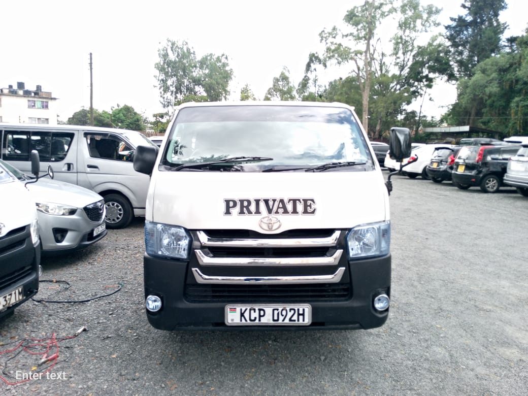 Toyota hiace 2013