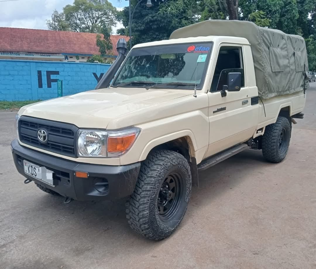 Toyota landcruiser pickup