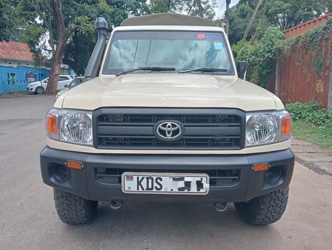 Toyota landcruiser pickup
