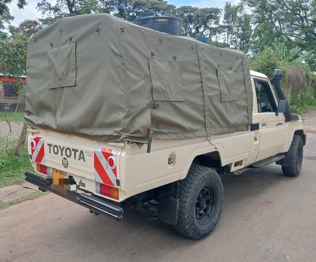 Toyota landcruiser pickup