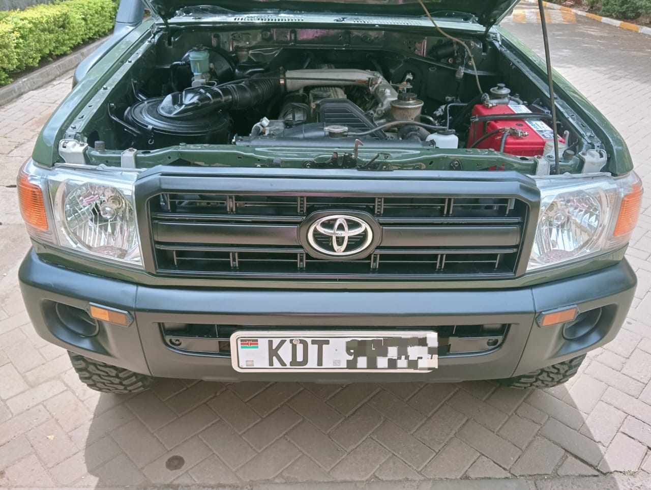 Toyota landcruiser pickup