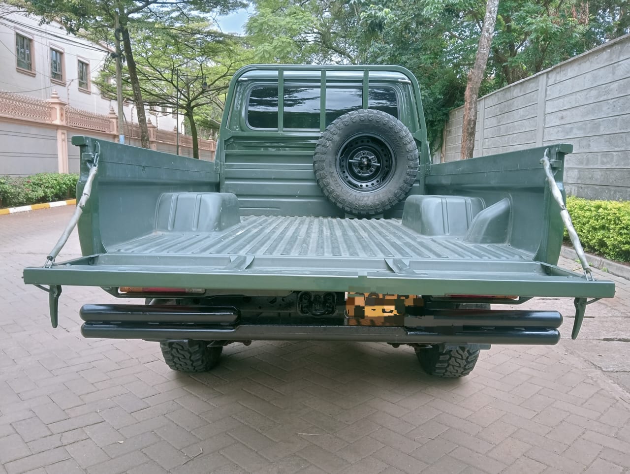Toyota landcruiser pickup