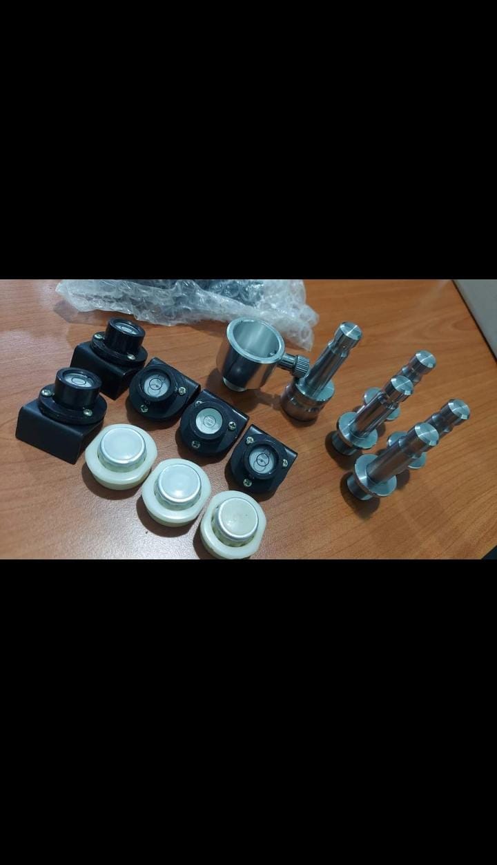 Level bubbles & staff buttons