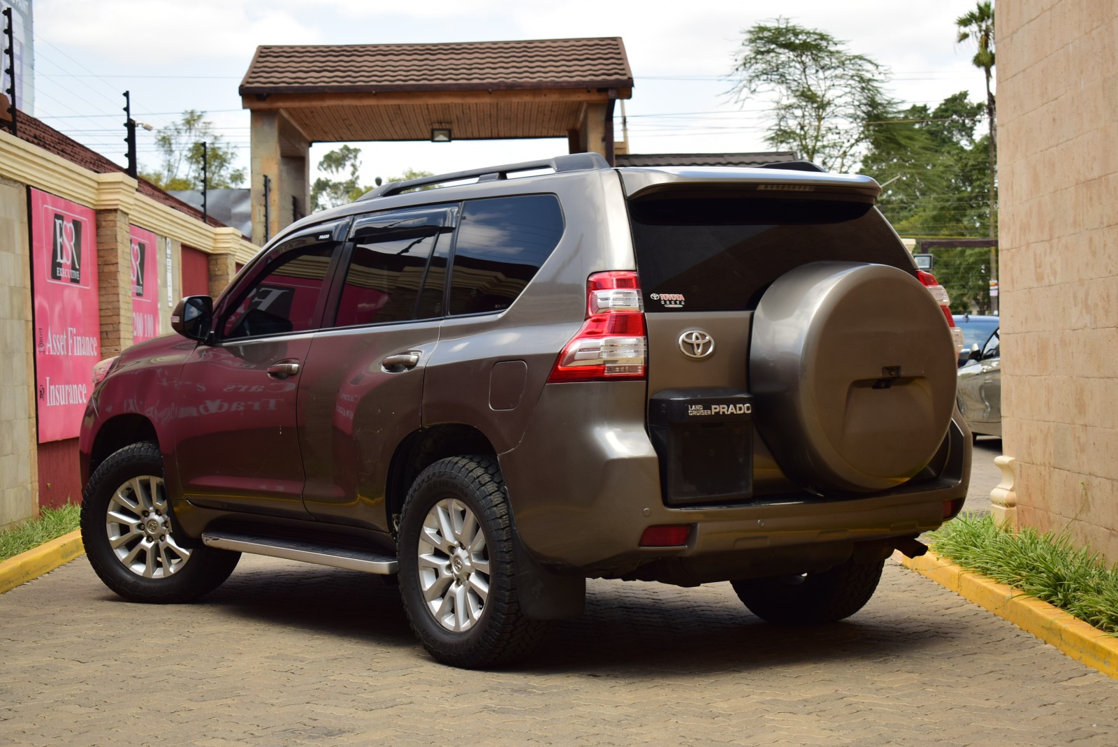 Toyota landcruiser VX 2010 model