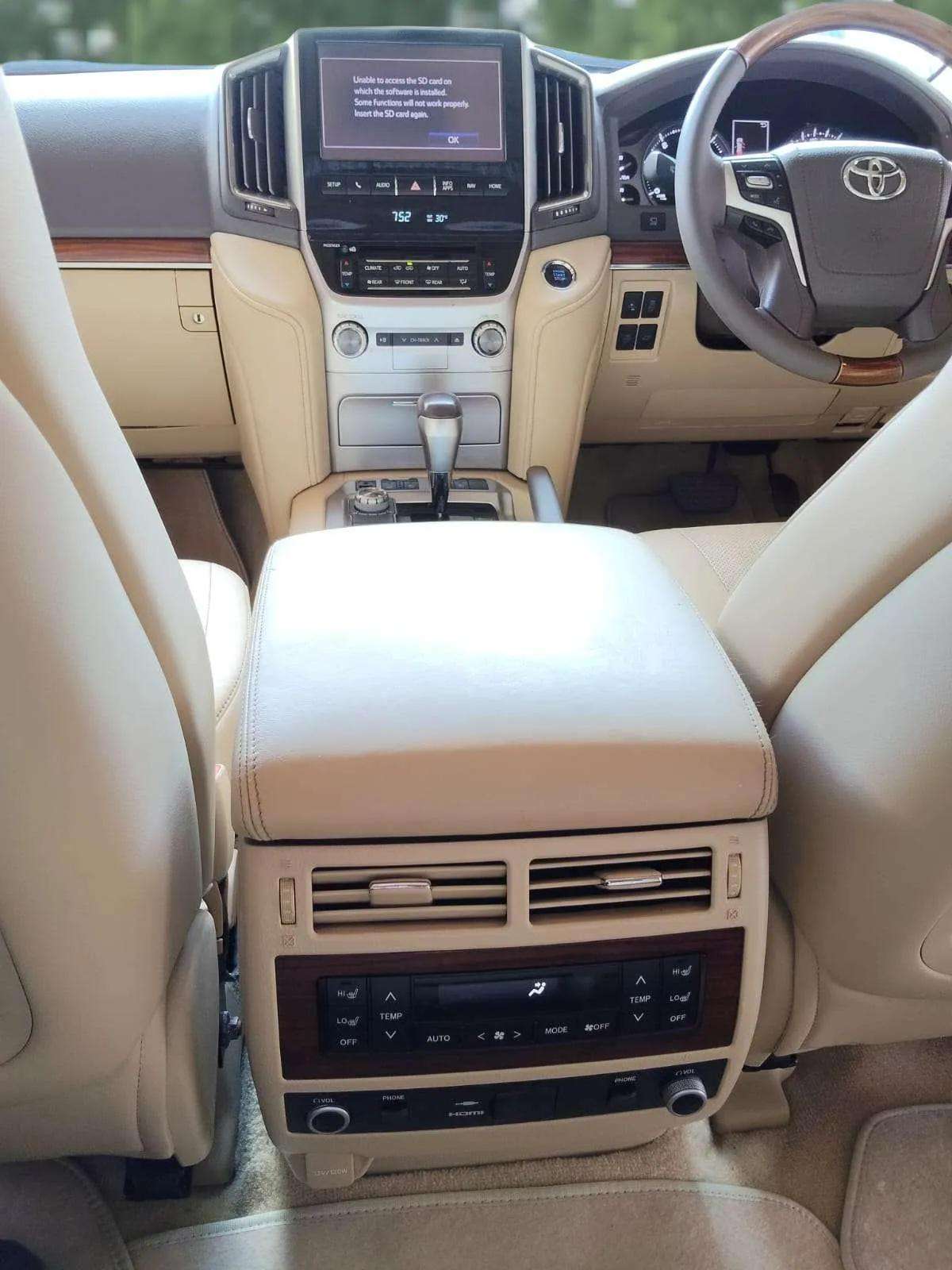 LAND CRUISER SAHARA