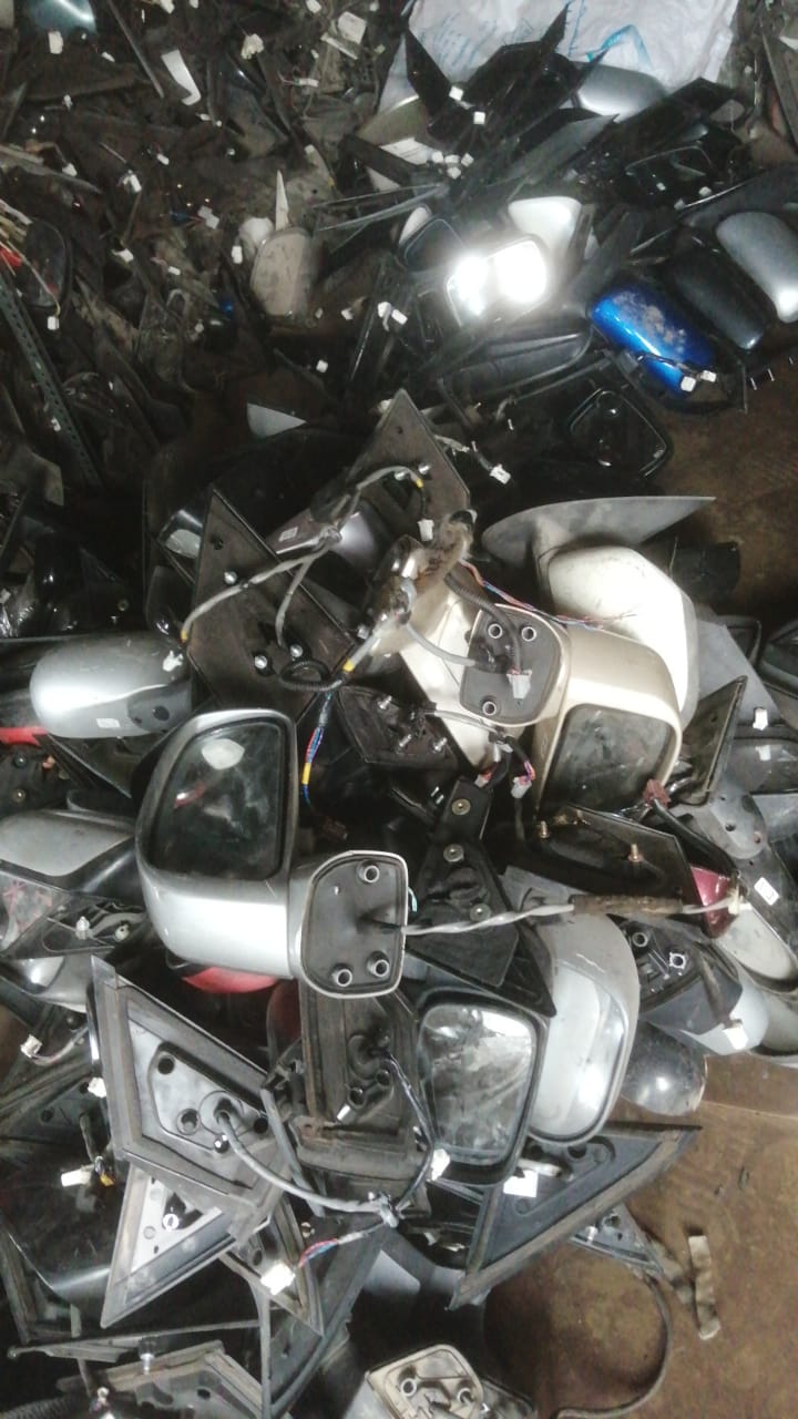 Nissan tiida side mirror