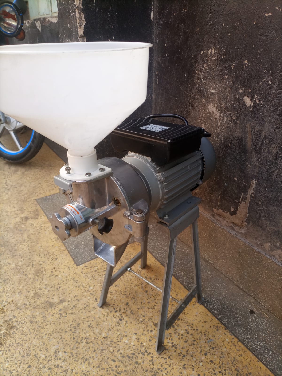 Peanut butter making machine