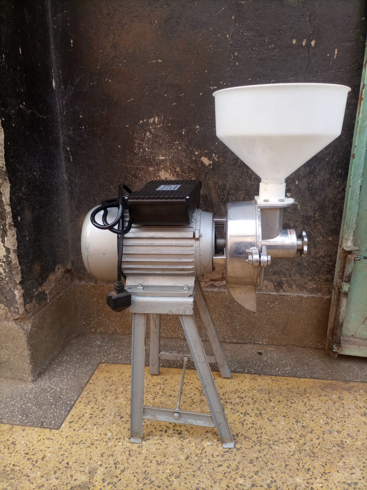 Peanut butter making machine