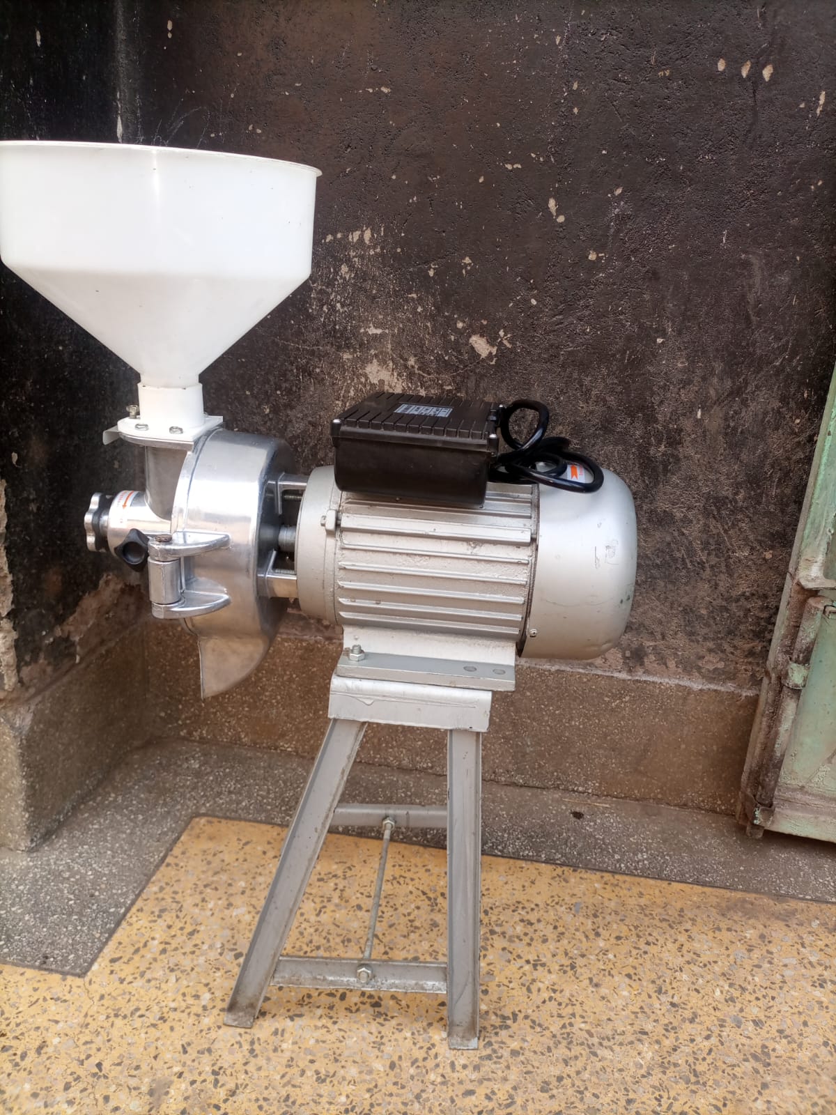Peanut butter making machine