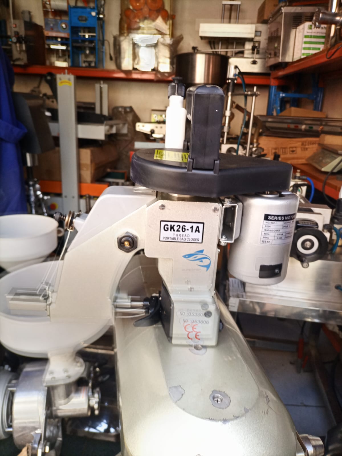 Bag closure machine