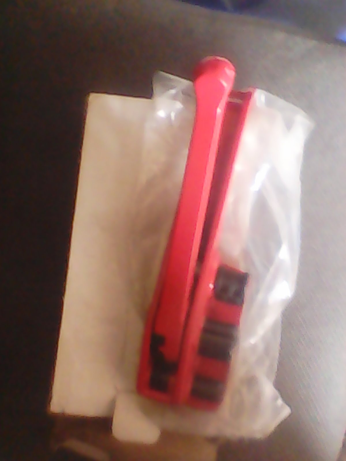 Metal capping pet tensioner