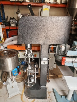 Metal capping machine