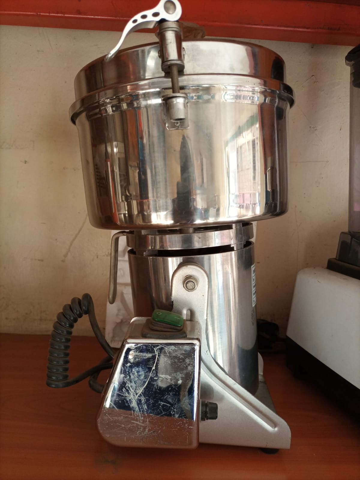 Grinding machine