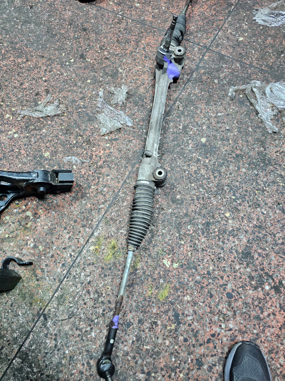 Toyota ractis steering rack
