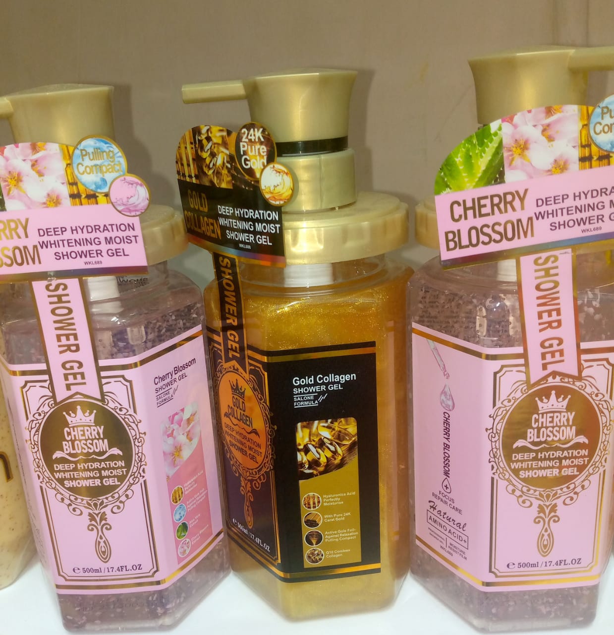 Whitening shower gels