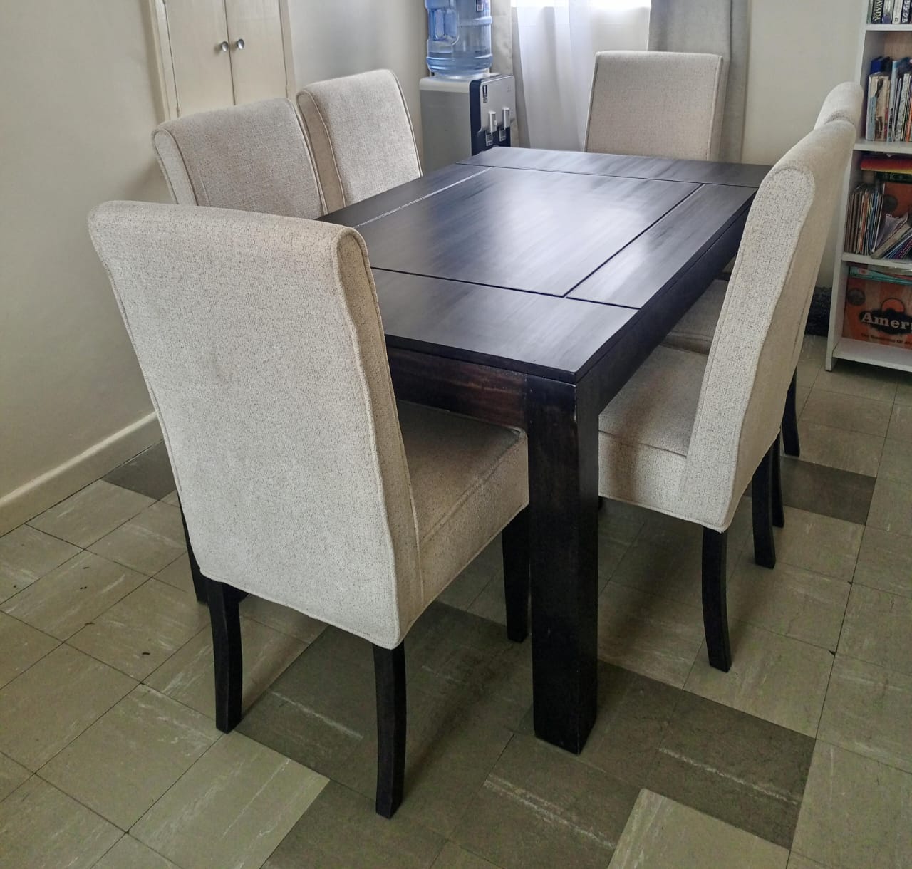 🍽️ 6-Seater Mahogany Dining Set – KSh 72,000