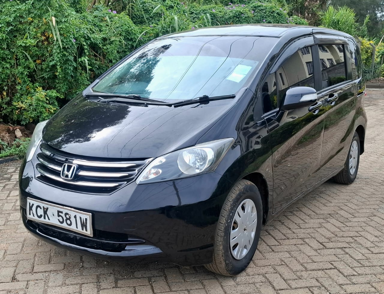 Honda freed 2010 model
