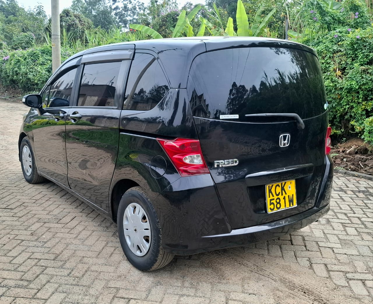 Honda freed 2010 model