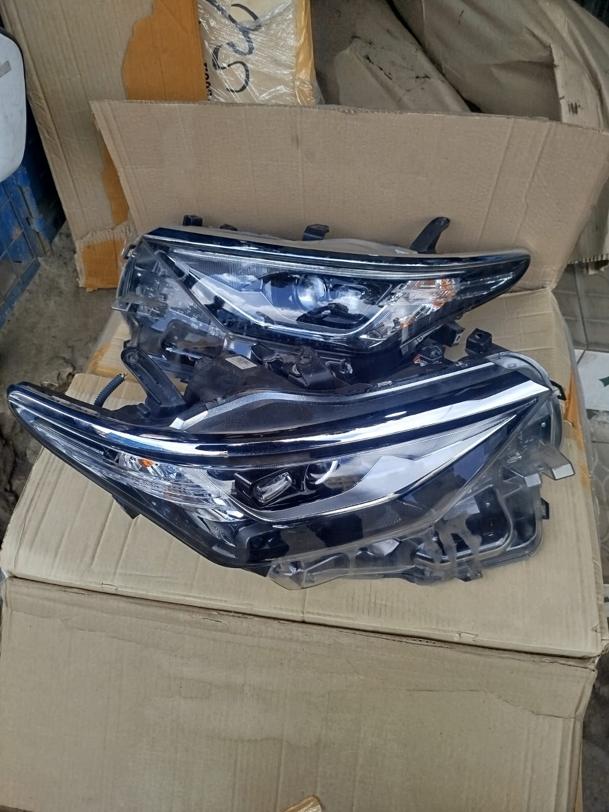 2016 Toyota auris headlights