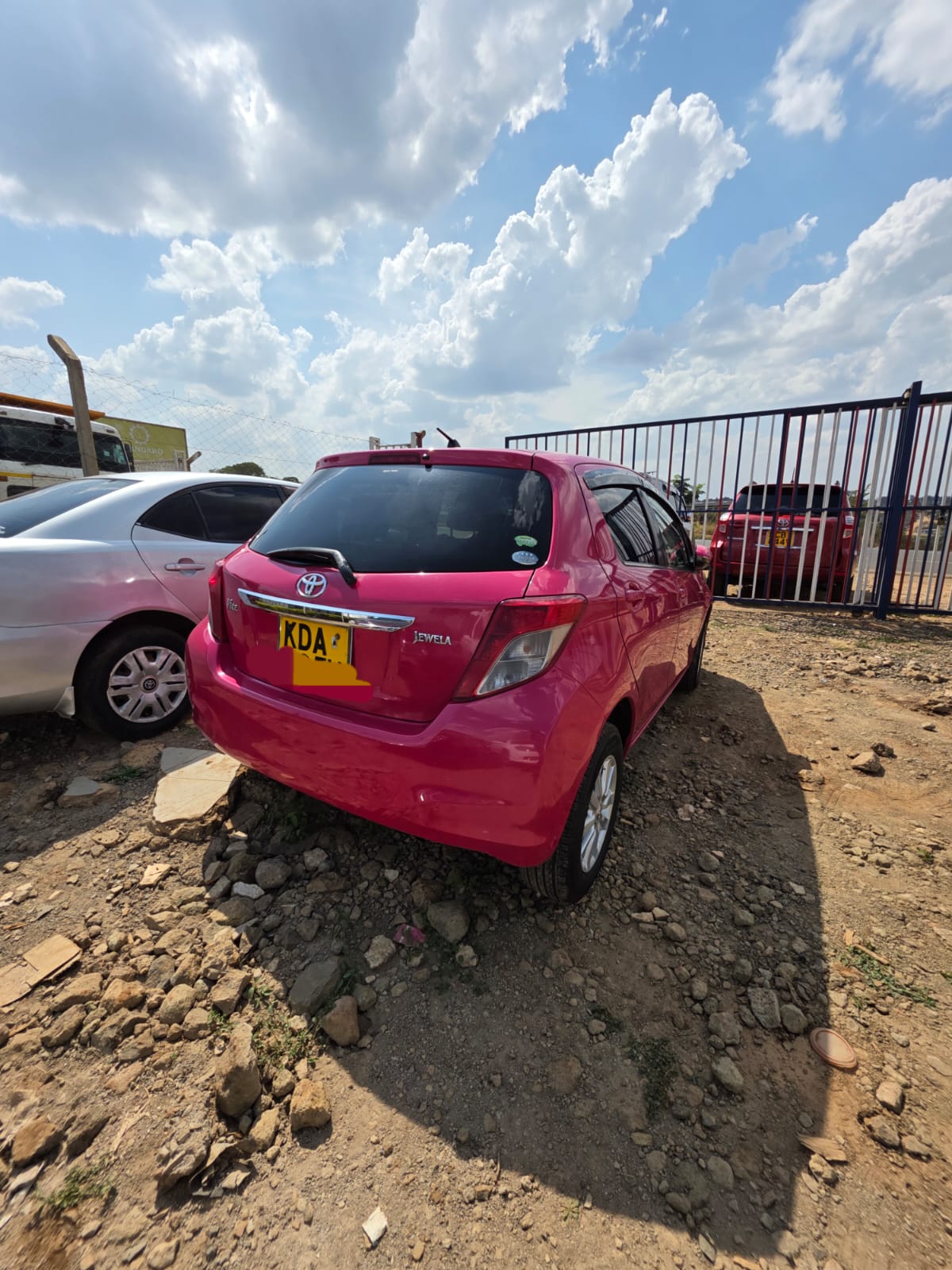 Toyota vitz 2013