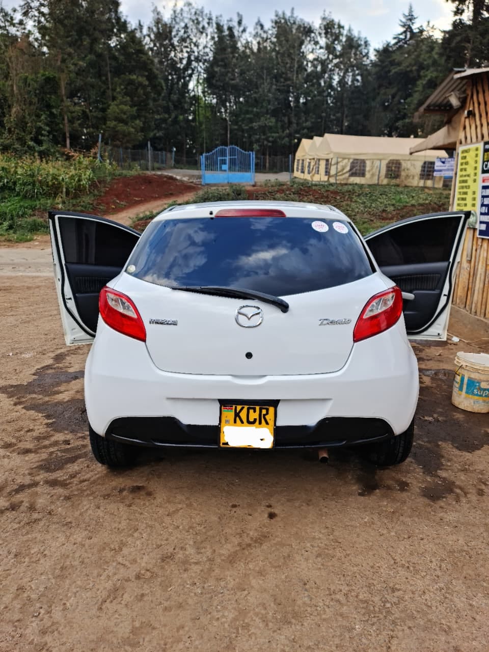Mazda Demio 2011