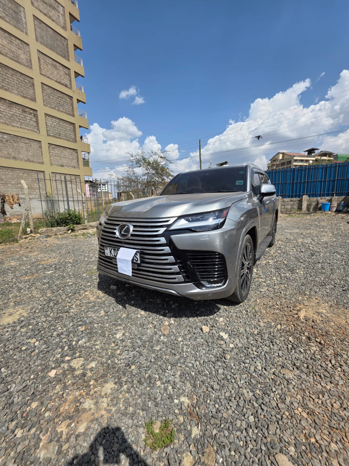 Lexus lx600