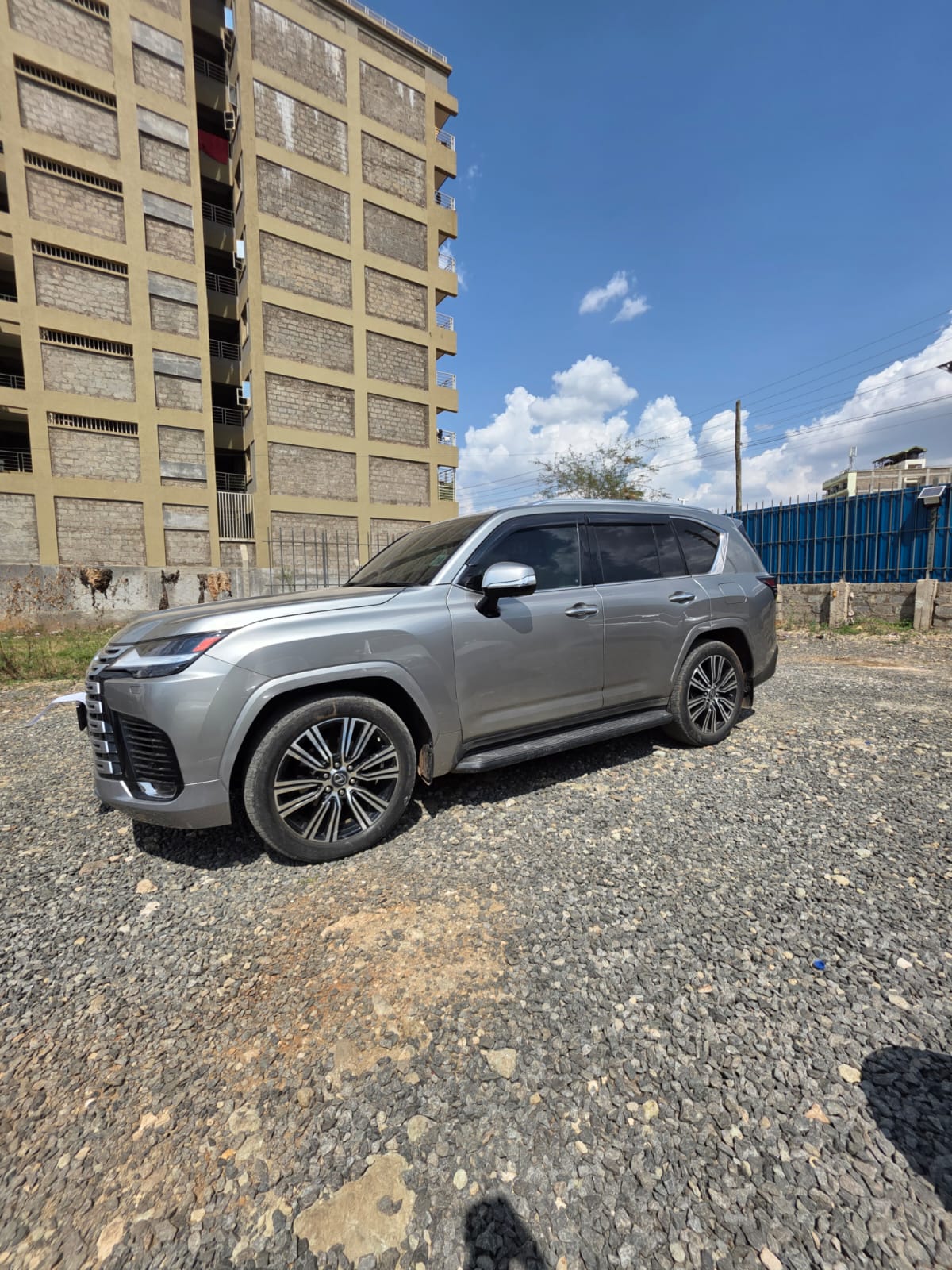 Lexus lx600