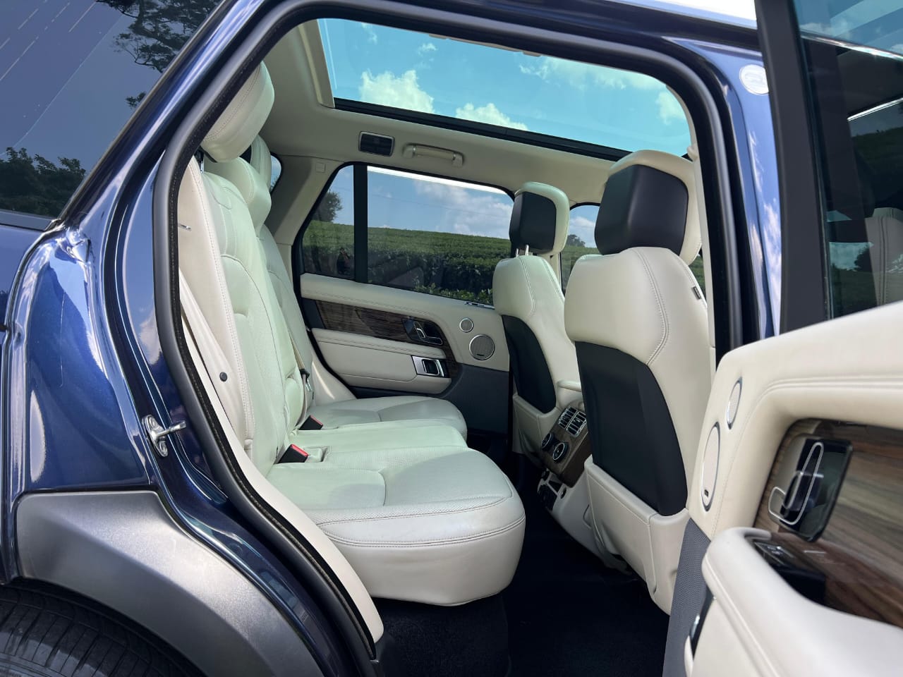 💥 Range Rover Vogue 2018 – Fully Loaded, Low Mileage 💥