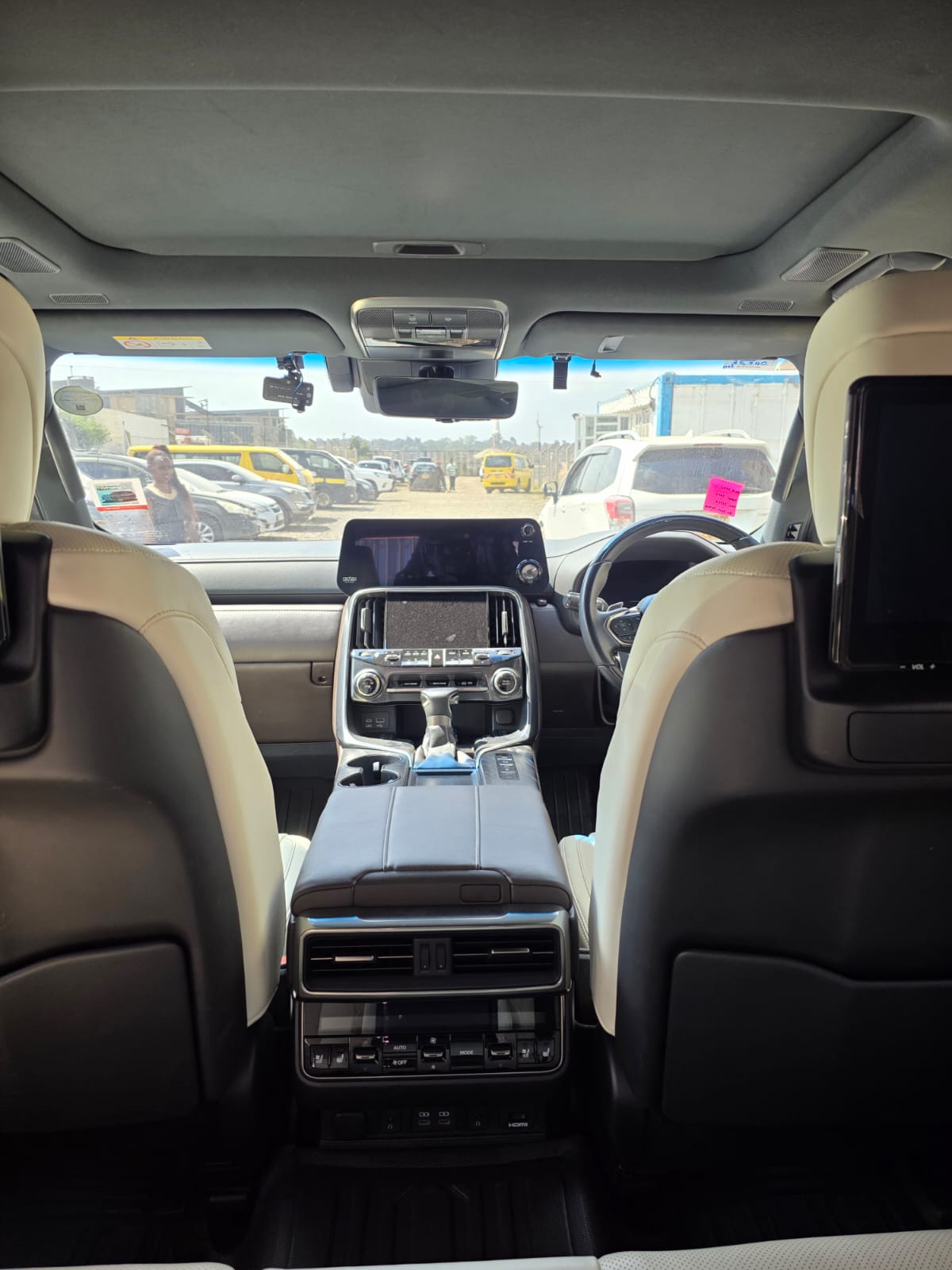 Lexus lx600
