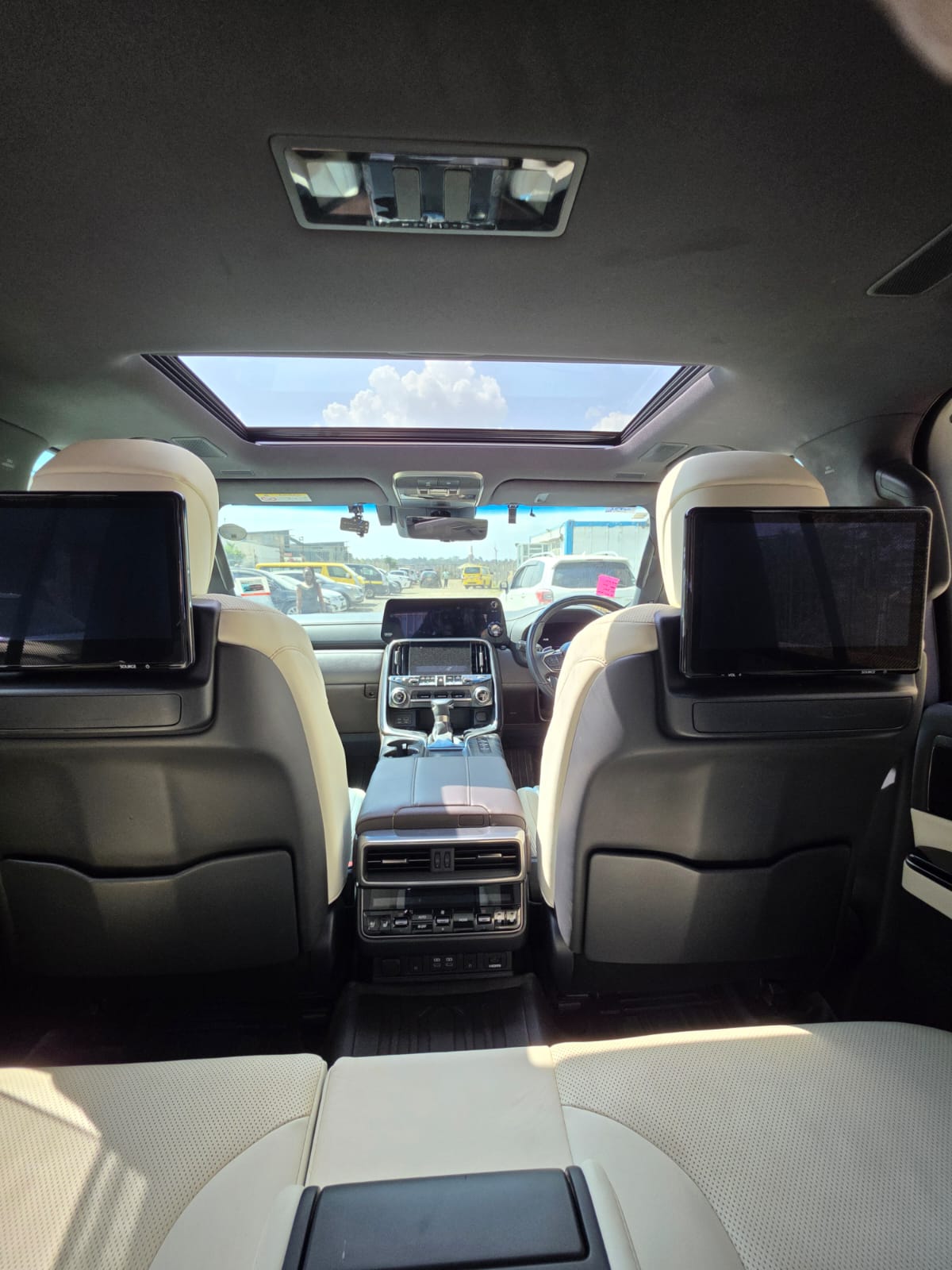 Lexus lx600