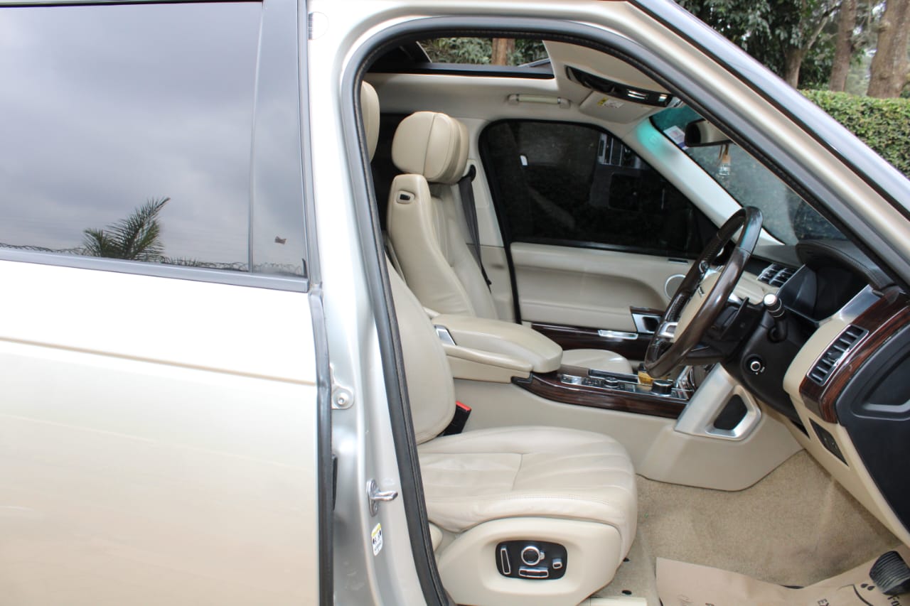 💥 2015 Range Rover Vogue SE – Luxury, Fully Loaded, CBD Nairobi 💥