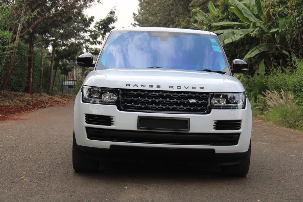 💥 Range Rover Vogue 2016 – 3000CC Diesel, Sunroof, Low Mileage 💥