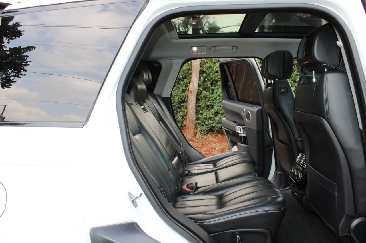 💥 Range Rover Vogue 2016 – 3000CC Diesel, Sunroof, Low Mileage 💥