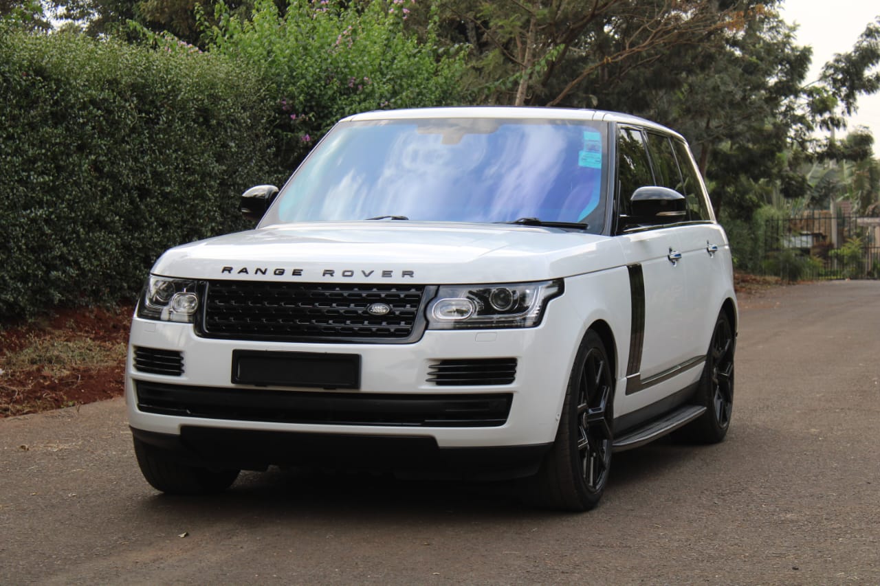💥 Range Rover Vogue 2016 – 3000CC Diesel, Sunroof, Low Mileage 💥