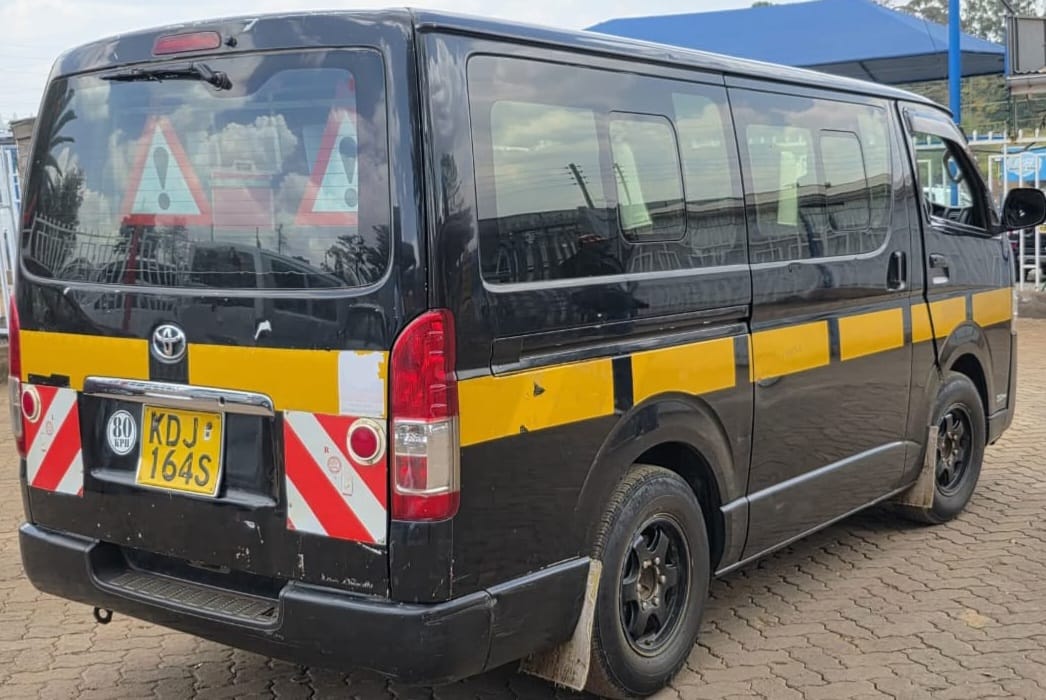 💥Toyota Hiace 7L 2015💥 3000CC Diesel, 11-Seater, Automatic – KES 2,350,000