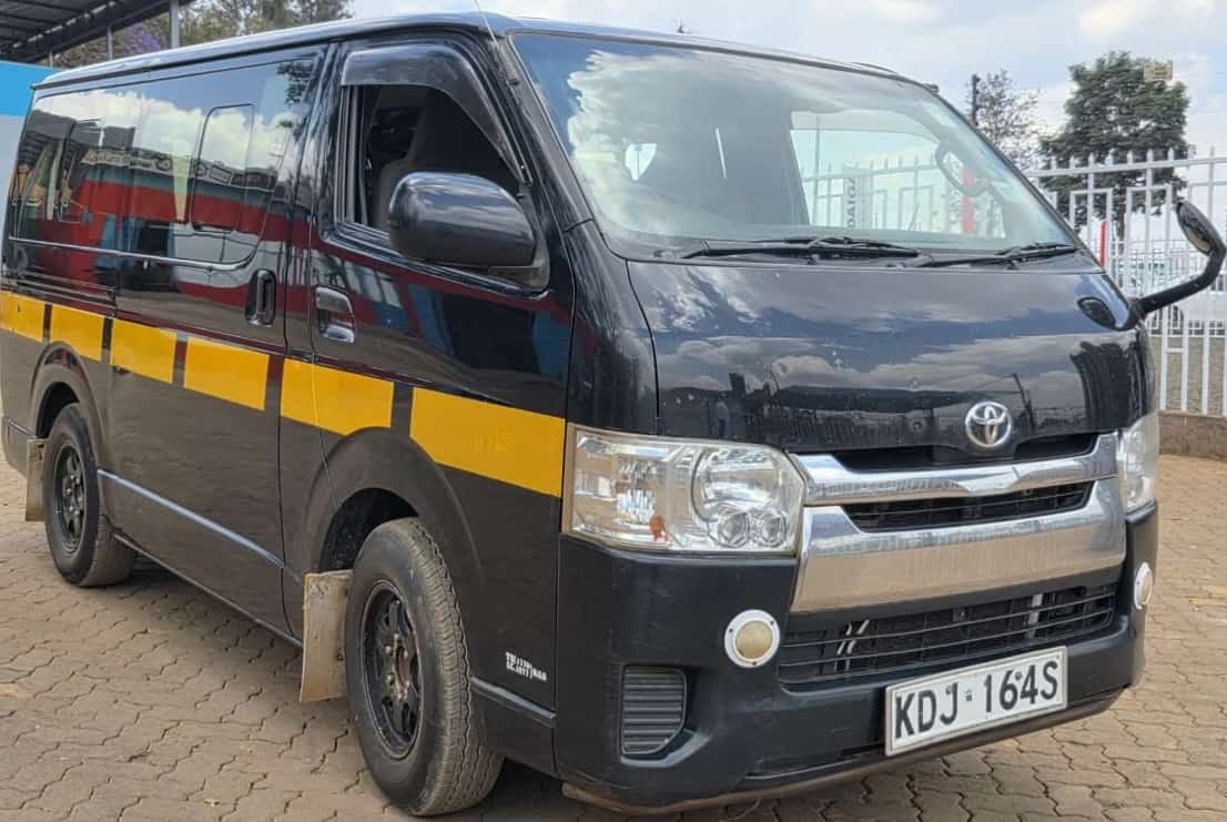 💥Toyota Hiace 7L 2015💥 3000CC Diesel, 11-Seater, Automatic – KES 2,350,000