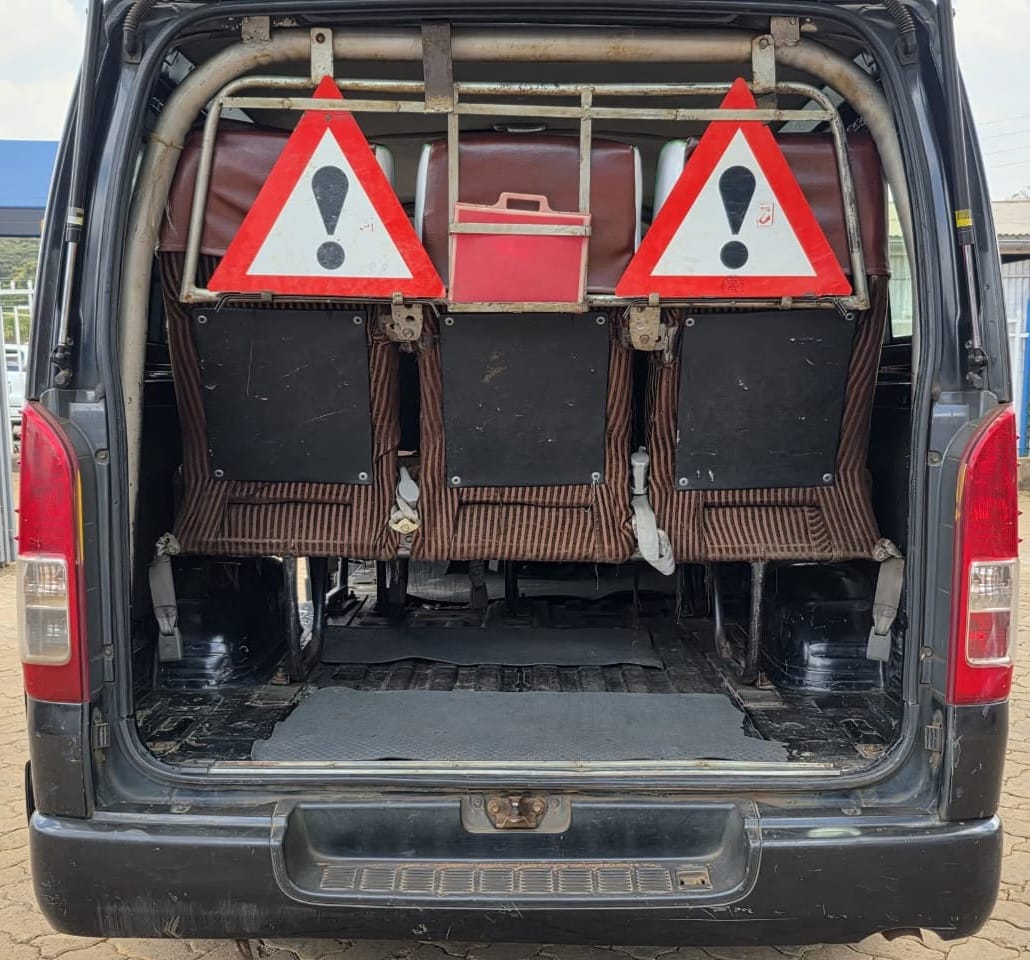 💥Toyota Hiace 7L 2015💥 3000CC Diesel, 11-Seater, Automatic – KES 2,350,000