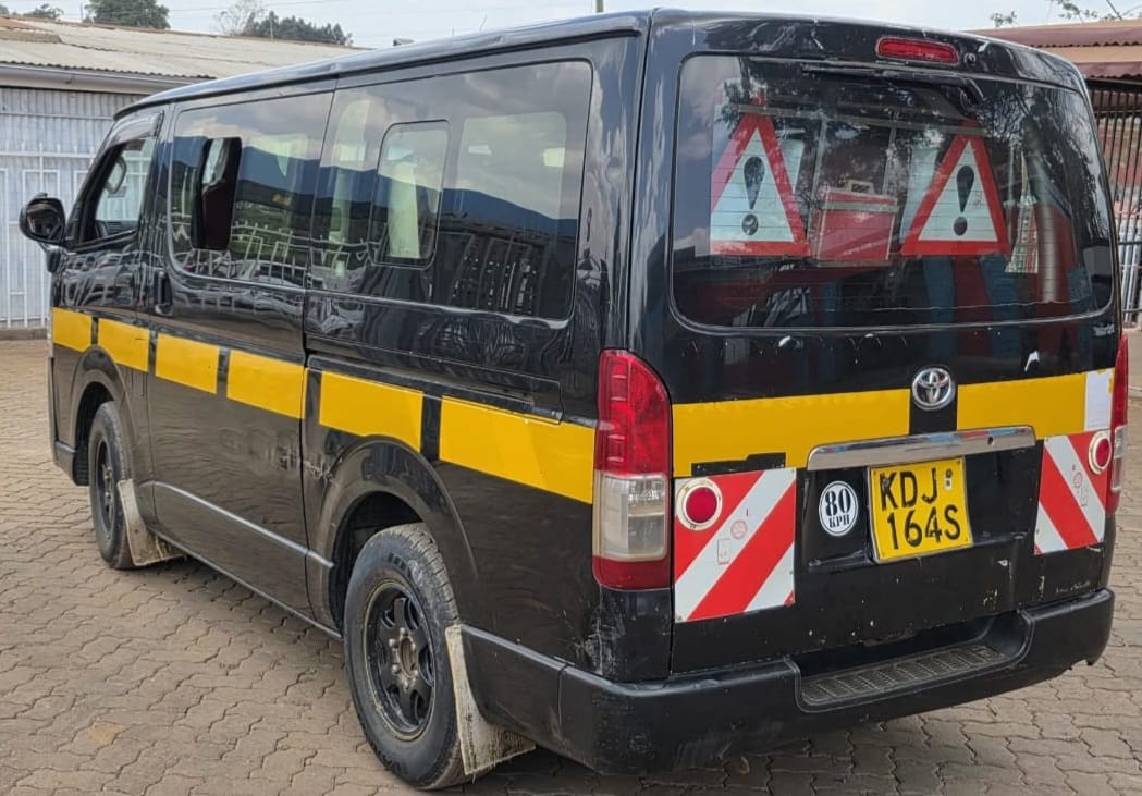 💥Toyota Hiace 7L 2015💥 3000CC Diesel, 11-Seater, Automatic – KES 2,350,000