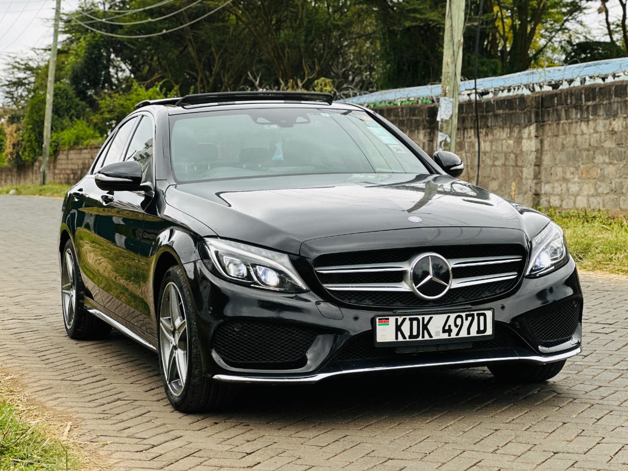 Mercedes-Benz C200 2016 – 1800cc, Full Spec, Panoramic Sunroof