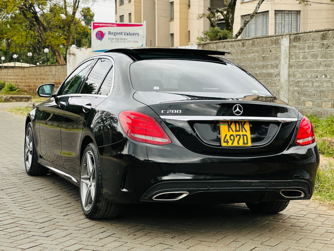 Mercedes-Benz C200 2016 – 1800cc, Full Spec, Panoramic Sunroof